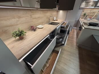 Kuchyňa Laser vr. spotrebičov 8