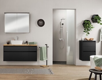 Kúpeľňovému nábytku pristanú aj iné farby ako biela