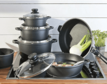 Výbava každej kuchyne: hrnce a panvice