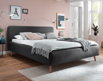 Čalúnené postele sú príjemné na pohľad aj na dotyk