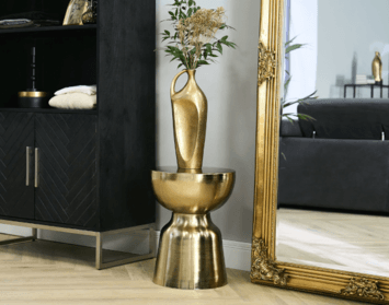 Zlaté detaily dodajú bytu lesk