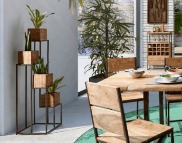 Stojany s kvetmi ozdobia každý byt