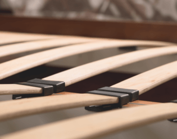 Rošt: vybrať si lamely alebo latky?