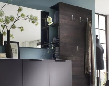 5x inak: V predsieni