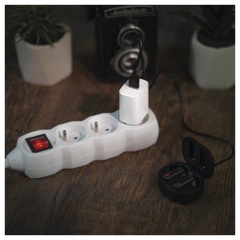 USB adaptér BASIC V01B10 biela 16