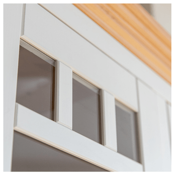 Vitrína BELLU 2D borovica/biela 7