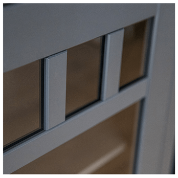 Vitrína  BELLU 2D borovica/grafit 8