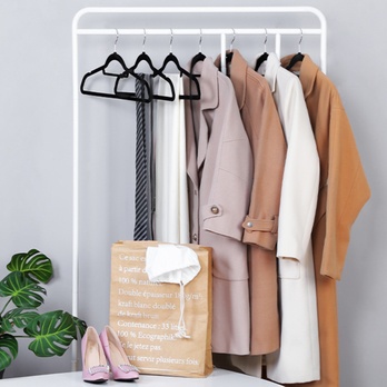 Vešiaky CRF20 čierna, 20 ks 1