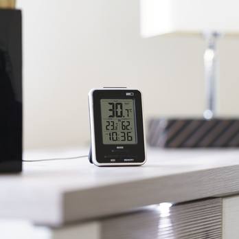 Digitálny teplomer s hodinami E0121 čierna 1