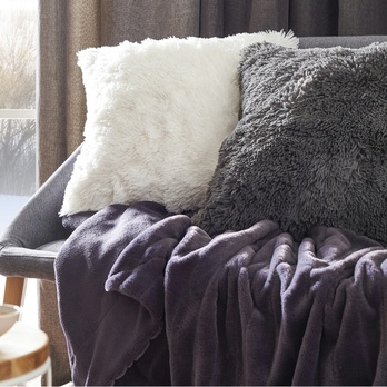 Dekoračný vankúš FLUFFI antracitová 1