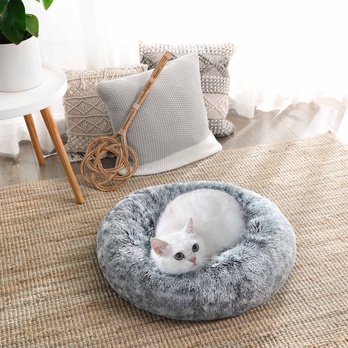 Pelech FLUFFY 2 sivá 1