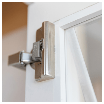 Úzka vitrína  MARON borovica/biela 7