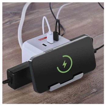 Predlžovací kábel P0212CQ biela, 2 zásuvky, 2x USB-A, 1x USB-C, Qi, dĺžka 2 m 1