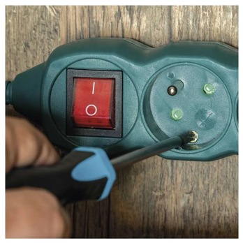 Predlžovací kábel s vypínačom P1312Z zelená, 3 zásuvky, dĺžka 2 m 2