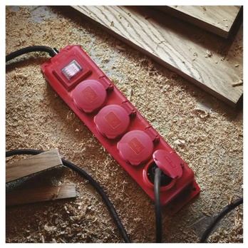 Predlžovací kábel P14131 červená/čierna, 4 zásuvky, dĺžka 3 m 1