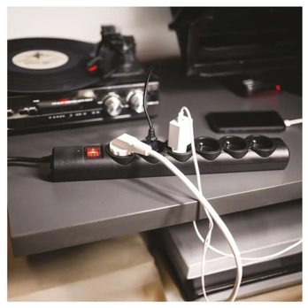 Prepäťová ochrana P54015/18 čierna, 6 zásuviek, dĺžka 1,5 m, absorpcia 380 J 1