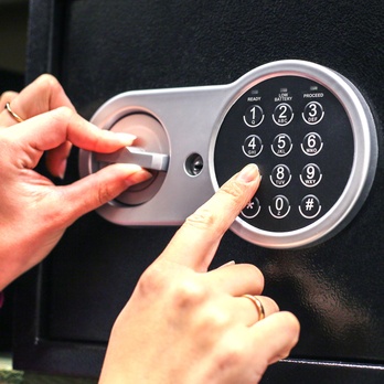 Digitálny trezor SAFES čierna 8