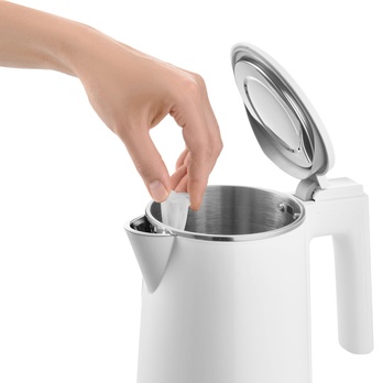 Rýchlovarná kanvica SENCOR SWK 0155WH biela, objem 1 l 4