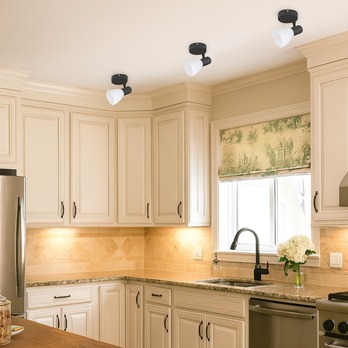 Bodové svietidlo SOMA čierna/biela 1