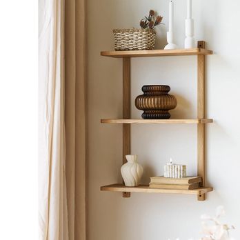 Nástenný regál TUWNSVALLI III dub 1