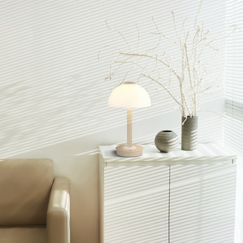 Stolná lampa ULDIN piesková/biela 1